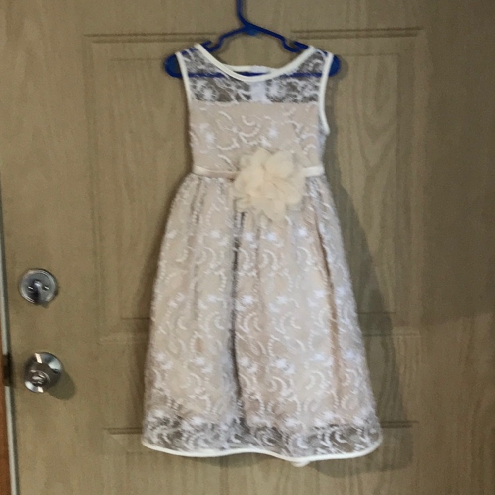 And child size 3-4 dress
